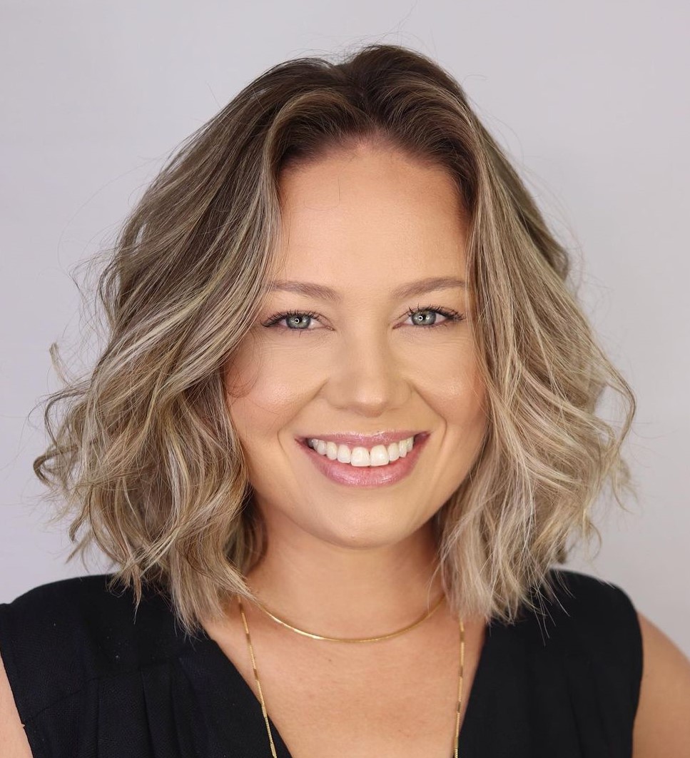 Low-Maintenance Bob Hairstyle for Wavy Hair