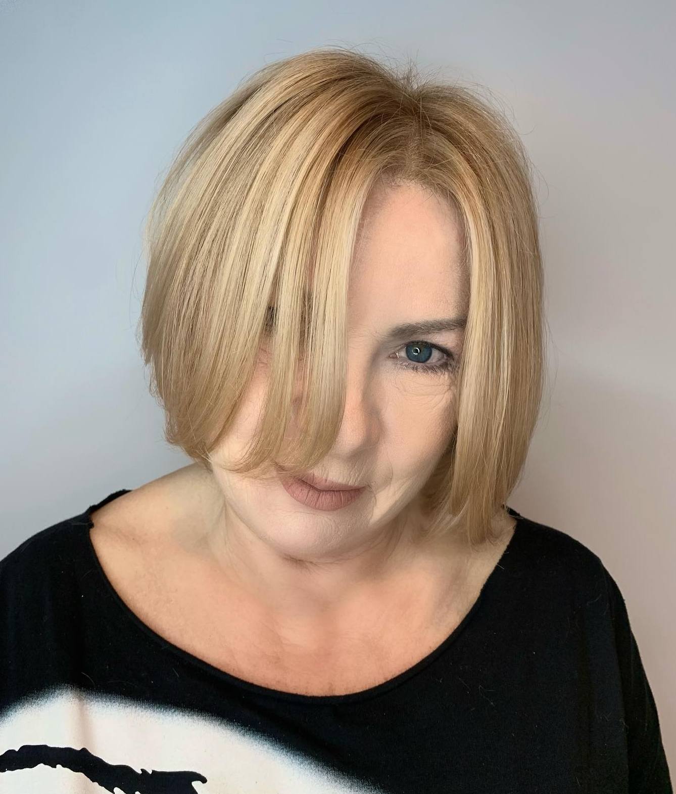 Flowy Luminous Honey Blonde Bob